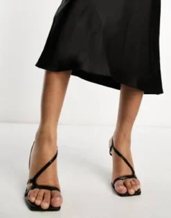 ASOS DESIGN - Vestito Sottoveste Midi Con Scollo Rotondo In Raso Nero -Vendite ASOS Maternity || RIVER ISLAND || Monki 14296625 3