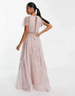 ASOS DESIGN Petite - Vestito Lungo Da Damigella Rosa Con Ricamo A Fiori E Decorazioni Con Perline Con Maniche Con Volant -Vendite ASOS Maternity || RIVER ISLAND || Monki 201227438 2