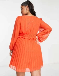 ASOS DESIGN Curve - Vestito Corto A Pieghe In Plumetis Metallizzato Con Bottoni E Vita Arricciata -Vendite ASOS Maternity || RIVER ISLAND || Monki 202219228 2