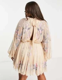 ASOS EDITION Curve - Vestito Corto Rosa Pallido Con Maniche A Campana In Rete Con Motivo Floreale Ricamato -Vendite ASOS Maternity || RIVER ISLAND || Monki 202481541 4