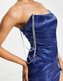 Band Of Stars - Vestito Midi Premium In Raso Blu Navy Con Finiture In Strass E Spacco Sulla Coscia -Vendite ASOS Maternity || RIVER ISLAND || Monki 202805659 3