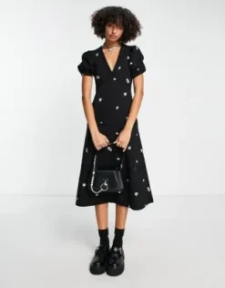 ASOS DESIGN - Vestito Midi A Balze Nero Con Finiture In Pizzo E Rose Ricamate Rosa
