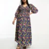 ASOS DESIGN Curve - Vestito Grembiule Midi Con Polsini Arricciati Nero A Fiori Multicolore