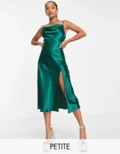 Little Mistress Petite - Vestito Midi Accollato In Raso Verde Smeraldo Con Scollo Ad Anello