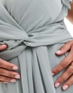 TFNC Plus - Vestito Da Damigella Lungo Color Salvia Con Maniche Con Volant -Vendite ASOS Maternity || RIVER ISLAND || Monki 202953776 4