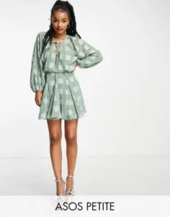 ASOS DESIGN Petite - Vestito Corto Verde Salvia Con Scollo Profondo E Gonna Godet
