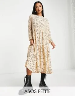 ASOS DESIGN Petite - Vestito Grembiule Midi A Balze A Maniche Lunghe Beige A Pois