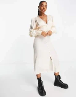 Miss Selfridge - Vestito Lungo In Raso Color Champagne Jacquard Con Bottoni E Finiture In Pizzo