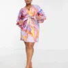 ASOS DESIGN Curve - Vestito Corto Allacciato Sul Davanti Con Scollo Profondo E Stampa Marmorizzata Viola