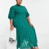 ASOS DESIGN Curve - Vestito Midi Accollato Verde Bosco In Plumetis A Pieghe Con Motivo A Spina Di Pesce E Maniche A Palloncino