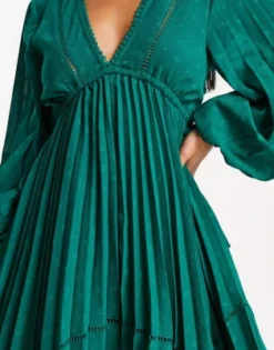 ASOS DESIGN Petite - Vestito Corto Verde Bosco Plumetis A Pieghe Con Davanti A V E Finiture -Vendite ASOS Maternity || RIVER ISLAND || Monki 203273281 3