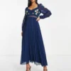 ASOS DESIGN Petite - Vestito Midi A Maniche Lunghe Blu Navy A Pieghe Con Inserto In Pizzo Ricamato