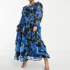 ASOS DESIGN Curve - Vestito Lungo A Balze A Fiori Blu Su Fondo Nero Con Volant