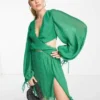 ASOS DESIGN Tall - Vestito Camicia Corto Plissé Verde Acceso Con Dettaglio Avvolgente In Vita