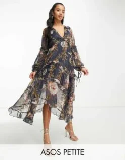 ASOS DESIGN Petite - Vestito Midi Arricciato A Balze Blu Navy Con Stampa A Fiori E Finiture In Pizzo