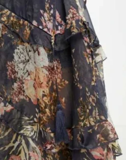 ASOS DESIGN Petite - Vestito Midi Arricciato A Balze Blu Navy Con Stampa A Fiori E Finiture In Pizzo -Vendite ASOS Maternity || RIVER ISLAND || Monki 203649837 4