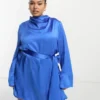 Pretty Lavish Curve - Vestito Corto In Raso Allacciato In Vita Blu Cobalto