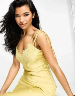 Aria Cove - Vestito Midi Giallo In Raso Con Spalline A Canottiera E Finiture In Pizzo -Vendite ASOS Maternity || RIVER ISLAND || Monki 203924686 2