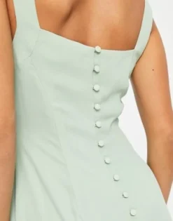 ASOS DESIGN Petite - Vestito Lungo Da Damigella Verde Salvia Con Bottoni Sul Retro E Scollo A Cuore -Vendite ASOS Maternity || RIVER ISLAND || Monki 203972681 3