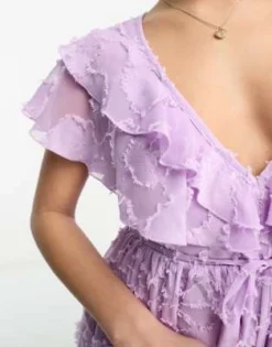 ASOS DESIGN Petite - Vestito Corto Jacquard Testurizzato Lilla Con Scollo A V, Cintura Allacciata E Volant Sul Fondo E Sulle Maniche -Vendite ASOS Maternity || RIVER ISLAND || Monki 203974281 4