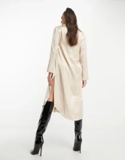 ASOS DESIGN - Vestito Camicia Midi Extra Largo In Raso Con Scollo Profondo Color Champagne -Vendite ASOS Maternity || RIVER ISLAND || Monki 204032962 2