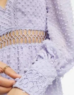 ASOS DESIGN Petite - Tufted - Vestito Lungo Color Lilla Plumetis Con Inserti In Pizzo -Vendite ASOS Maternity || RIVER ISLAND || Monki 204035466 4