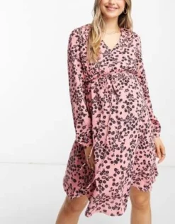 Glamorous Maternity - Vestito Corto A Maniche Lunghe Allacciato In Vita Rosa A Fiorellini Neri Con Scollo A V -Vendite ASOS Maternity || RIVER ISLAND || Monki 204062378 4