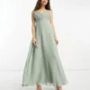 ASOS DESIGN Petite - Vestito Lungo Da Damigella Allacciato In Vita Con Spalline Sottili E Corpino Arricciato Verde Oliva