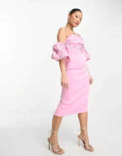 ASOS DESIGN Petite - Vestito Midi Rosa Decorato Con Paillettes A Fiori Con Maniche A Sbuffo E Scollo Alla Bardot -Vendite ASOS Maternity || RIVER ISLAND || Monki 204161772 4