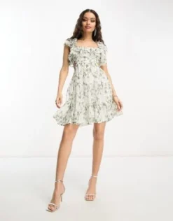 ASOS DESIGN Petite - Vestito Skater Corto Con Stampa A Fiori Metallizzata E Cut Out Con Volant -Vendite ASOS Maternity || RIVER ISLAND || Monki 204189307 3