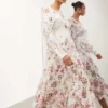 ASOS EDITION - Vestito Midi In Pizzo Sangallo A Fiori Con Maniche A Sbuffo E Incrociato Sul Davanti