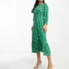 Nobody's Child Petite - Selena - Vestito Midi A Maniche Lunghe Verde A Fiori