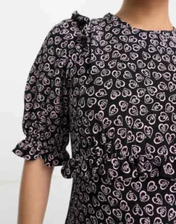 Nobody's Child Petite - Felicia - Vestito Con Stampa A Cuori E Maniche A Sbuffo -Vendite ASOS Maternity || RIVER ISLAND || Monki 204241116 2