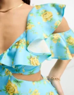 ASOS DESIGN Petite - Vestito In Raso Blu A Fiori Con Gonna Al Polpaccio E Maniche Con Volant Multipli -Vendite ASOS Maternity || RIVER ISLAND || Monki 204247942 3