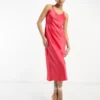 River Island - Vestito Midi In Raso Rosso Con Scollo Ad Anello E Incrocio Sul Retro