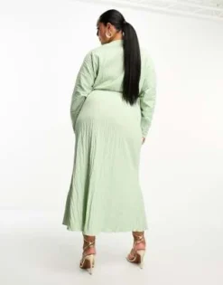 ASOS DESIGN Curve - Vestito Con Gonna Al Polpaccio E Parte Anteriore Avvolgente In Seersucker Verde Salvia Con Maniche Ad Ali Di Pipistrello -Vendite ASOS Maternity || RIVER ISLAND || Monki 204300747 4