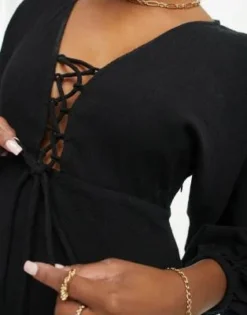 ASOS DESIGN Petite - Vestito Lungo Nero Stropicciato Con Lacci E Taglio Sbieco -Vendite ASOS Maternity || RIVER ISLAND || Monki 204321225 3