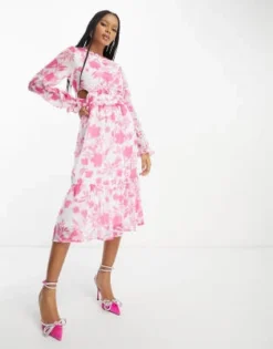 In The Style - Vestito Midi In Chiffon Bianco E Rosa A Fiori Con Cut-out Sul Lato