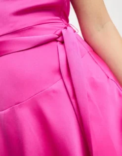 Forever New Petite - Vestito Corto Con Manica Singola In Raso Rosa Allacciato Al Collo -Vendite ASOS Maternity || RIVER ISLAND || Monki 204337459 3