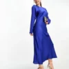 ASOS DESIGN Petite - Vestito Lungo In Raso Blu Cobalto Con Taglio Sbieco E Bottoni