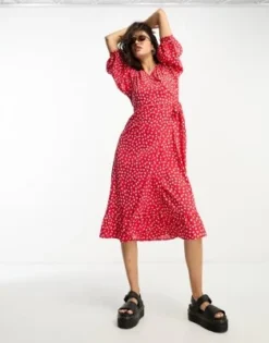 Only - Vestito Midi A Portafoglio Rosso A Pois Con Maniche A Sbuffo