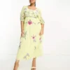 ASOS DESIGN Curve - Vestito Midi Giallo Limone Plumetis Ricamato Con Finiture All'uncinetto E Scollo Rotondo