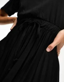 ASOS DESIGN - Vestito Midi A Pieghe Nero Con Scollo A V Allacciato In Vita -Vendite ASOS Maternity || RIVER ISLAND || Monki 204593092 2