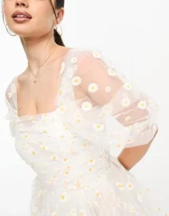 Esclusiva Lace & Beads Petite - Vestito Corto Arricciato In Tulle Bianco Con Margherite -Vendite ASOS Maternity || RIVER ISLAND || Monki 204598158 2