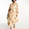 ASOS DESIGN Curve - Vestito Midi Arricciato A Fiori Marroni Con Spalle Scoperte E Volant