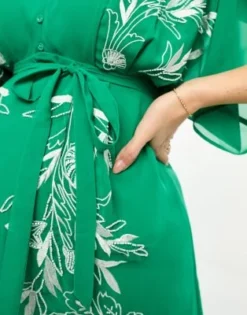 Hope & Ivy Maternity - Vestito Midi Verde Ricamato Con Scollo Profondo -Vendite ASOS Maternity || RIVER ISLAND || Monki 204656381 3