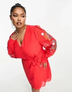 Hope & Ivy Plus - Vestito Corto Ricamato Avvolgente A Maniche Lunghe Rosso