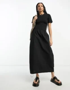 ASOS DESIGN - Vestito T-shirt Midi Girocollo 2 In 1 Con Gonna Cargo Nero