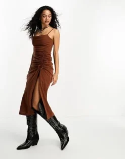 Emory Park - Vestito Con Spalline Sottili Midi Marrone Con Arricciatura Laterale -Vendite ASOS Maternity || RIVER ISLAND || Monki 204676265 4