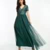Maya Petite - Vestito Lungo In Tulle A Maniche Corte Con Delicate Paillettes Tono Su Tono Verde Smeraldo
